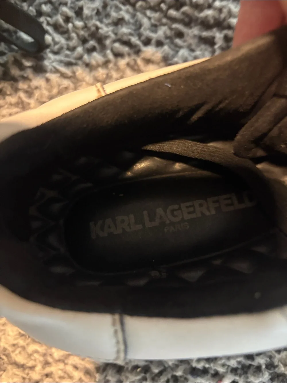 Karl Lagerfeld from Paris Men’s size 10.5 White Sneakers Good Condition!